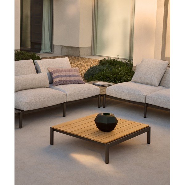 Vrtna klubska mizica iz masivnega tika 89x91 cm Sorells – Kave Home-image-1