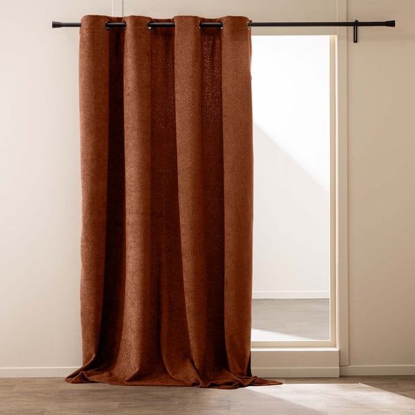 Bouclé zavesa v barvi terakote 140x260 cm Winona – douceur d'intérieur