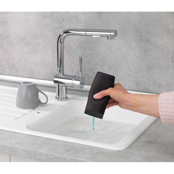 Črni silikonski dozirnik za milo Wenko Easy Squeez-e-image-1