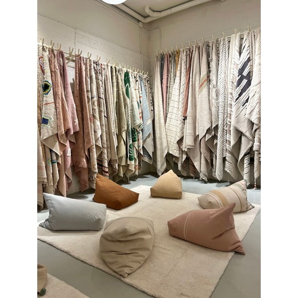 Prašno rožnata otroška vreča za sedenje Cleo Vintage Nude – Lorena Canals-image-3