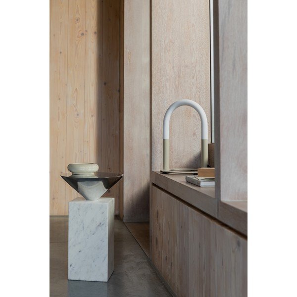 Bež kovinska LED zatemnitvena namizna svetilka (višina 36 cm) Arch – Zuiver-image-3