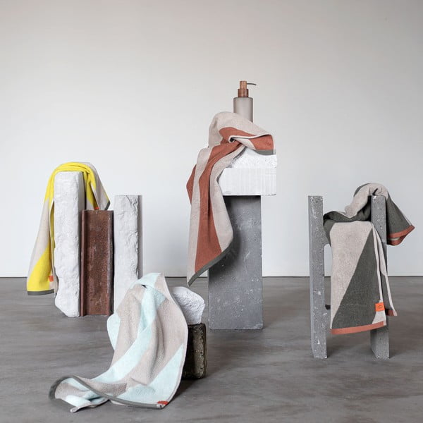 Kaki zelene frotirne brisače iz organskega bombaža v kompletu 2 ks 40x55 cm Diagonal – Mette Ditmer Denmark-image-2