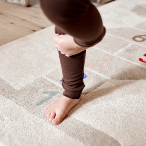 Ročno tkana otroška igralna preproga iz mešanice volne 75x180 cm Rabbit Hopscotch – OYOY Mini-image-3