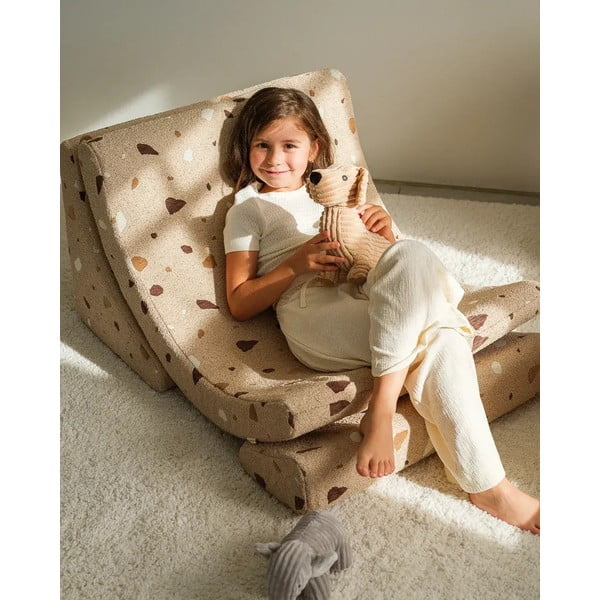 Svetlo rjav otroški fotelj iz tkanine bouclé in šenilje Terrazzo Moon – Wigiwama-image-2