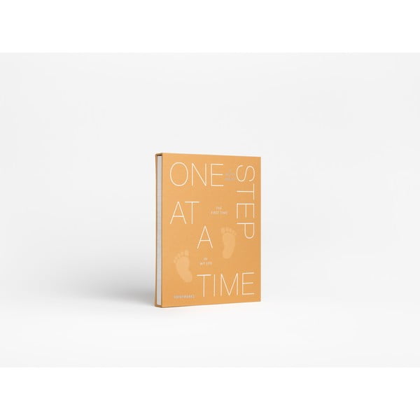 Dojenčkov dnevnik 64 str. One Step at a Time: A Book About the First Time in My Life – Printworks-image-4