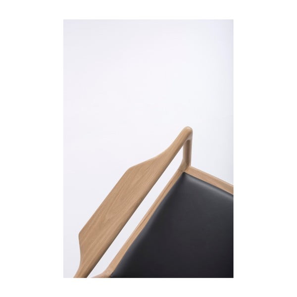 Fotelj z masivno hrastovo konstrukcijo in sedežem iz črnega usnja Gazzda Dedo-image-4