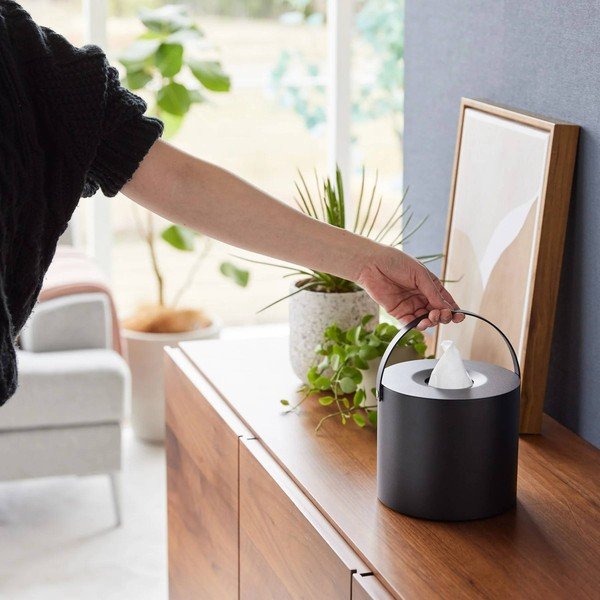 Kovinska škatla za robčke Tower – YAMAZAKI-image-2