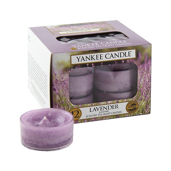Komplet 12 sveč Yankee Candle z vonjem sivke, čas gorenja 4 - 6 ur
