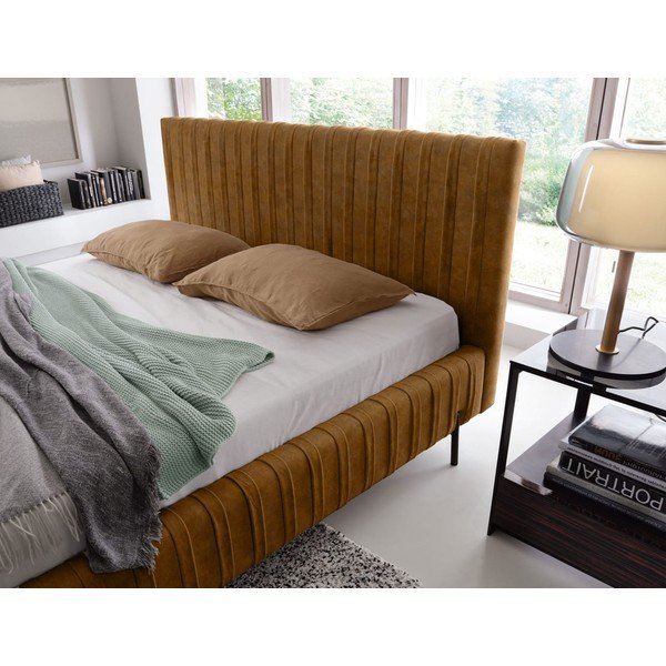 Oker rumena oblazinjena zakonska postelja s prostorom za shranjevanje in z letvenim dnom 160x200 cm Plissa – ELTAP-image-3