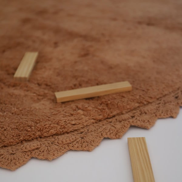 Opečnato oranžna pralna ročno tkana bombažna okrogla preproga ø 110 cm Perla Toffee – Nattiot-image-1