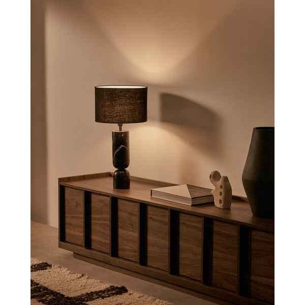 Črna marmorna namizna svetilka s tekstilnim senčilom (višina 57 cm) Vex – Kave Home-image-1