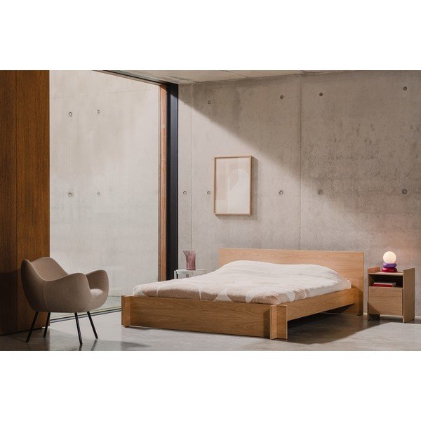 Zakonska postelja iz iverne plošče/iz vezane plošče v hrastovem dekorju z letvenim dnom 200x200 cm v naravni barvi Valt – noo.ma-image-1