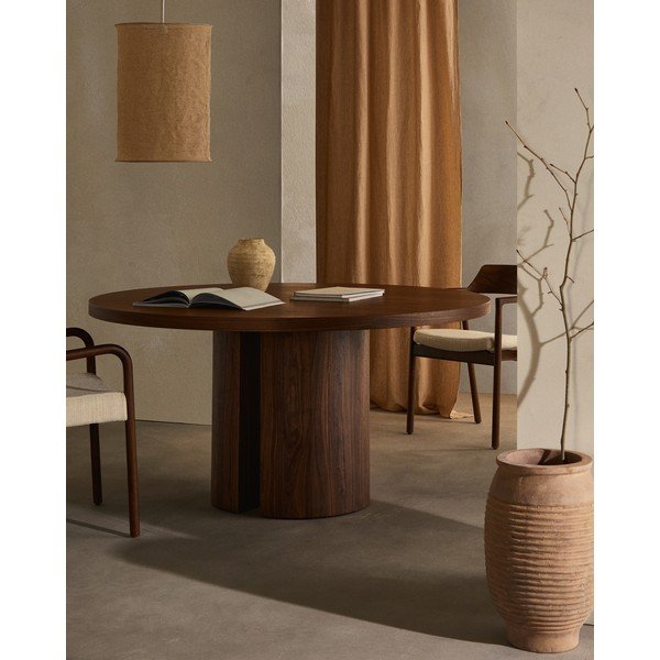 Rjava okrogla jedilna miza v orehovem dekorju ø 150 cm Nealy – Kave Home-image-1