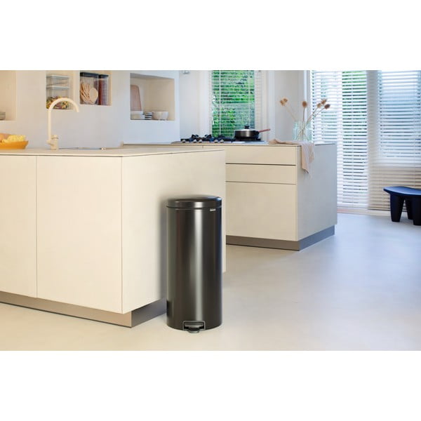 Mat črn jeklen koš za smeti s pedalom 30 l NewIcon – Brabantia-image-3