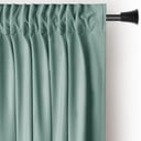 Svetlo zelena žametna zavesa za delno zatemnitev 140x245 cm Pleat – Restilo