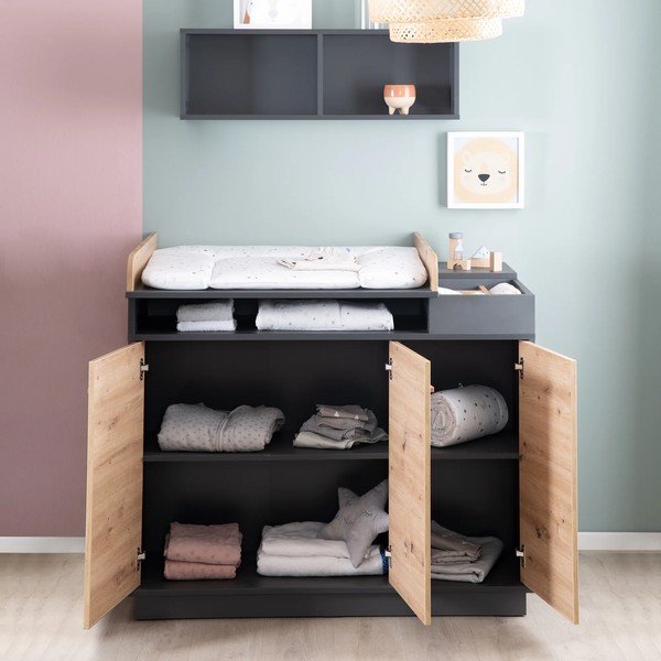 Antracitno siva/v naravni barvi nizka otroška komoda v hrastovem dekorju s previjalnim pultom 118x103 cm Lenn – Roba-image-1