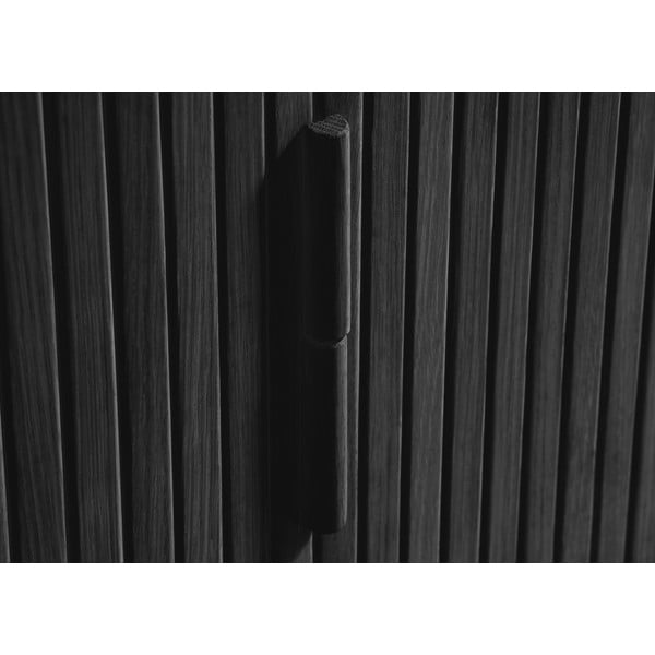 Črna nizka komoda v hrastovem dekorju z drsnimi vrati 76x160 cm Cavo – Unique Furniture-image-1