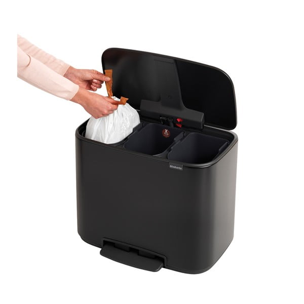 Mat črn jeklen koš za smeti za ločevanje odpadkov s pedalom  33 l Bo – Brabantia-image-2