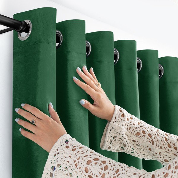Zelena žametna zavesa za delno zatemnitev 140x270 cm Velto – Filumi-image-2