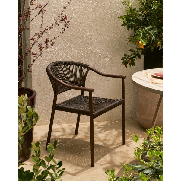 Rjav vrtni stol iz ratana Livadia – Kave Home-image-1