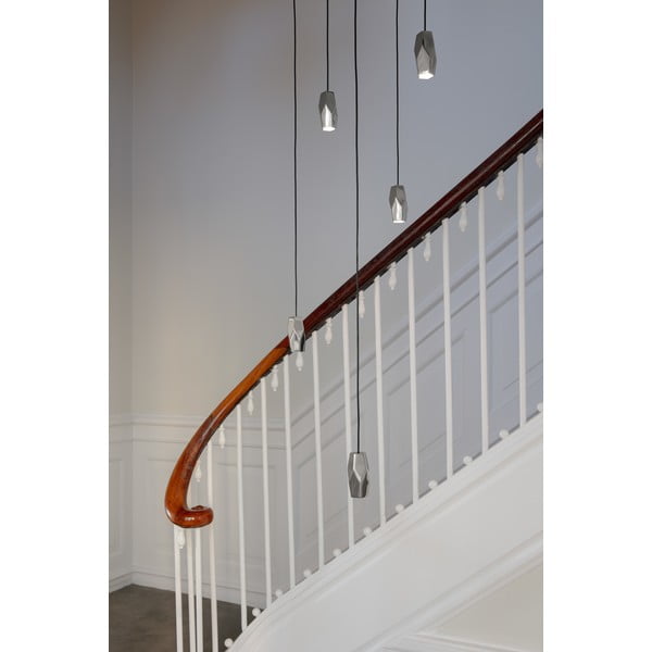 Črna viseča svetilka Rosette mini – UMAGE-image-4