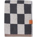 Antracitno sivo-bež frotirna brisača iz organskega bombaža 50x90 cm Retro – Mette Ditmer Denmark