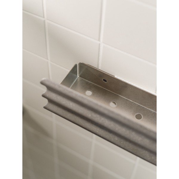 Stenska kopalniška polica iz nerjavečega jekla v srebrni barvi Olbi – noo.ma-image-3