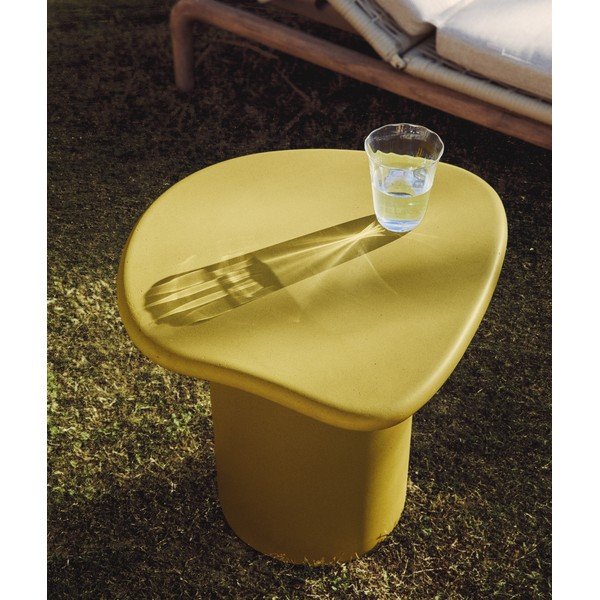 Betonska vrtna mizica 47x48 cm Macarella – Kave Home-image-1