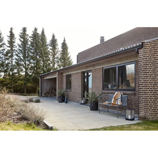 Črna kovinska vrtna klop Villa – Hübsch-image-1