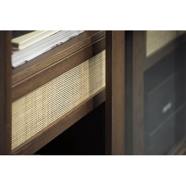 Temno rjava vitrina v hrastovem dekorju z drsnimi vrati 110x160 cm Barrali – Unique Furniture-image-4