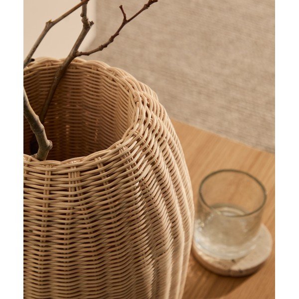 Vaza iz ratana v naravni barvi (višina 40 cm) Zilna – Kave Home-image-1
