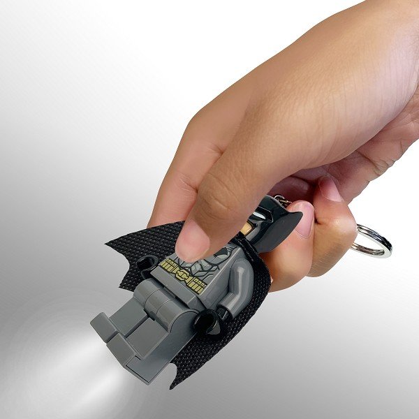 Obesek za ključe z lučko Batman – LEGO®-image-1