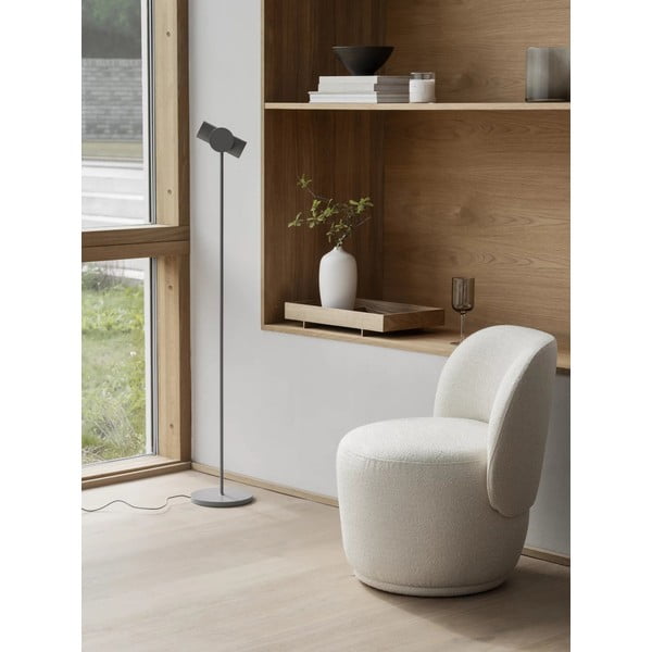 Siva LED zatemnitvena stoječa svetilka (višina 130 cm) Stage – Blomus-image-2