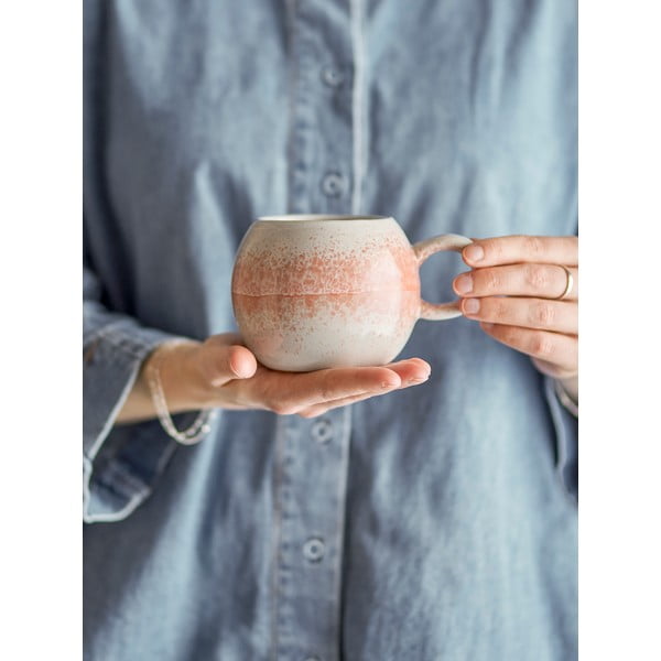 Oranžna skodelica iz kamenine 410 ml Paula – Bloomingville-image-1