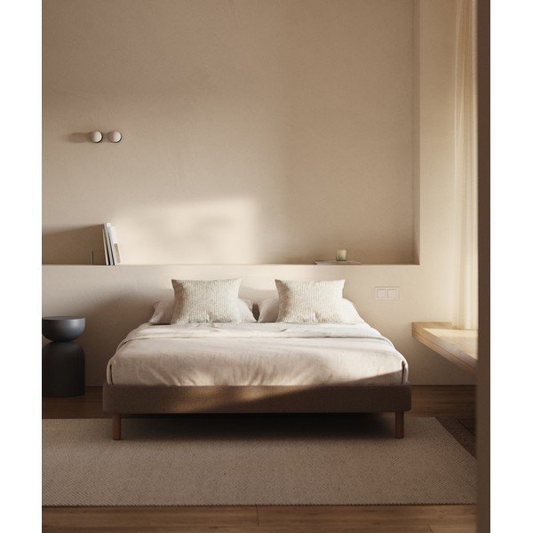 Rjava oblazinjena zakonska postelja brez vzglavja 160x200 cm Ofelia – Kave Home-image-1