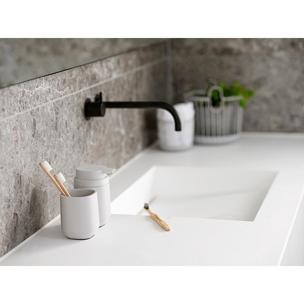 Svetlo siva betonska skodelica za zobne ščetke Time - Zone-image-1