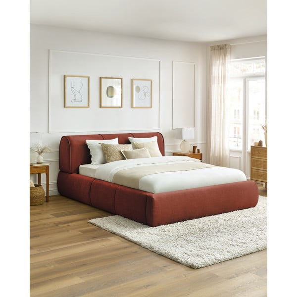 Oranžna oblazinjena zakonska postelja s prostorom za shranjevanje in letvenim dnom 180x200 cm Vernon – Bobochic Paris-image-1