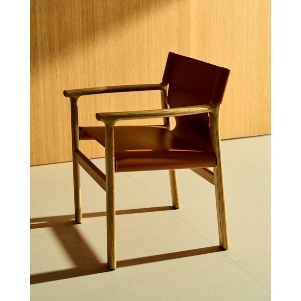 Jedilni stol z nasloni za roke iz masivnega jesena v konjak rjavi barvi Jan – Kave Home-image-1