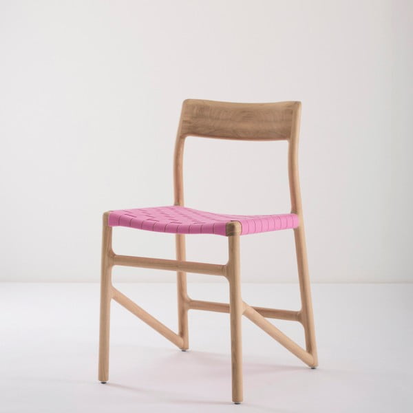 Jedilni stol iz masivnega hrastovega lesa z roza sedežem Gazzda Fawn