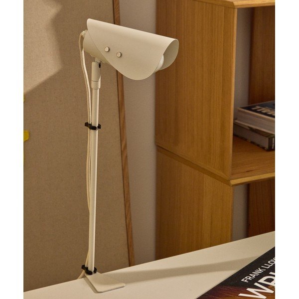 Svetlo siva kovinska namizna svetilka s sponko (višina 51 cm) Jula – Kave Home-image-3