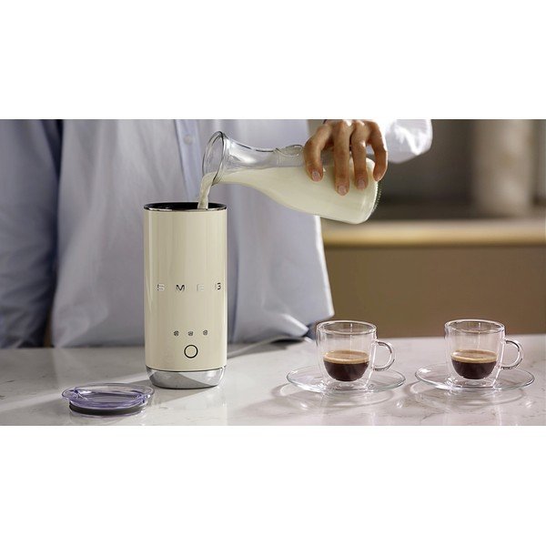 Kremno bel plastičen električni penilec za mleko 120 ml – SMEG-image-2