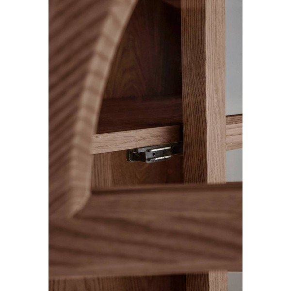 Vitrina v orehovem dekorju v temni naravni barvi 90x195x40 cm Sandor – Jotex-image-2