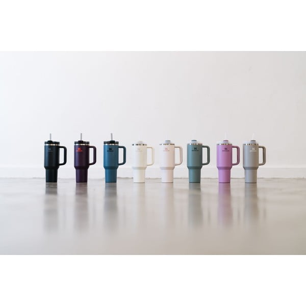 Svetlo siva termovka s slamico iz nerjavečega jekla 1,18 l Quencher H2.0 FlowState Tumbler Ash – Stanley-image-1