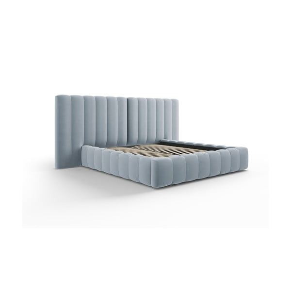 Svetlo modra oblazinjena zakonska postelja s prostorom za shranjevanje in letvenim dnom 160x200 cm Gina – Milo Casa