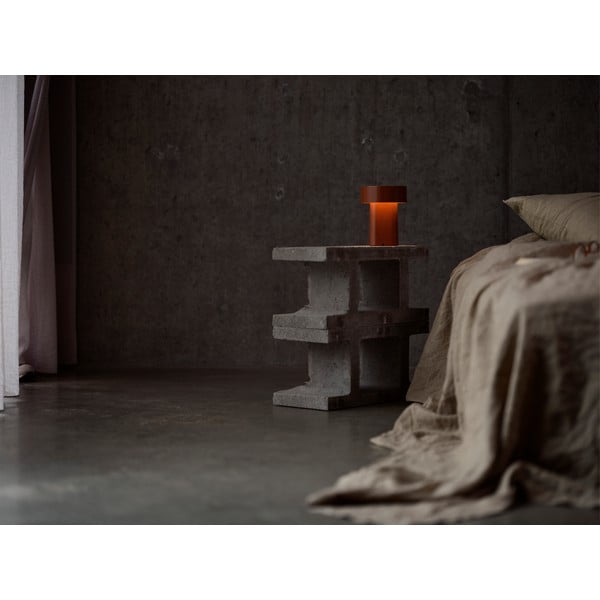 Plastična LED namizna svetilka v konjak rjavi barvi (višina 18 cm) Oblong – Zone-image-1