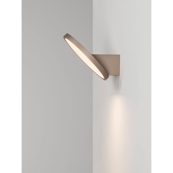 Aluminijasta LED zatemnitvena stenska svetilka v mat zlati barvi Vea – Nova Luce-image-2