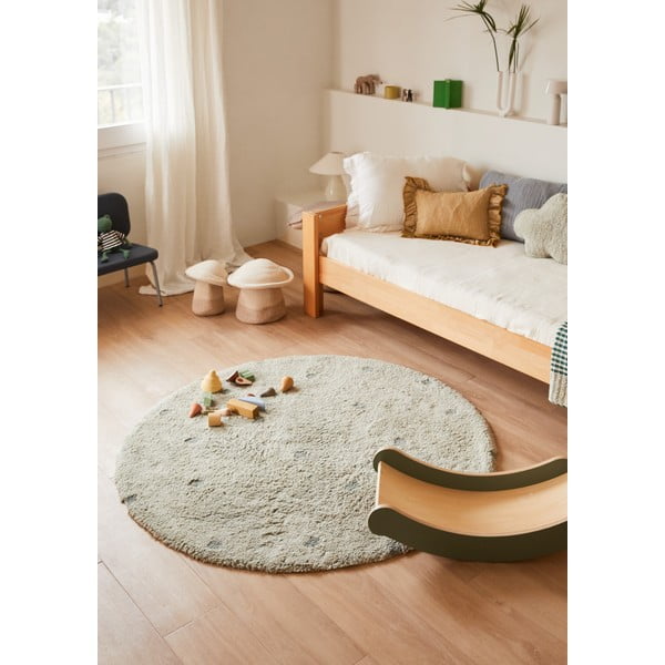 Svetlo zelena pralna ročno tkana bombažna otroška preproga ø140 cm Round Dot Blue Sage – Lorena Canals-image-1