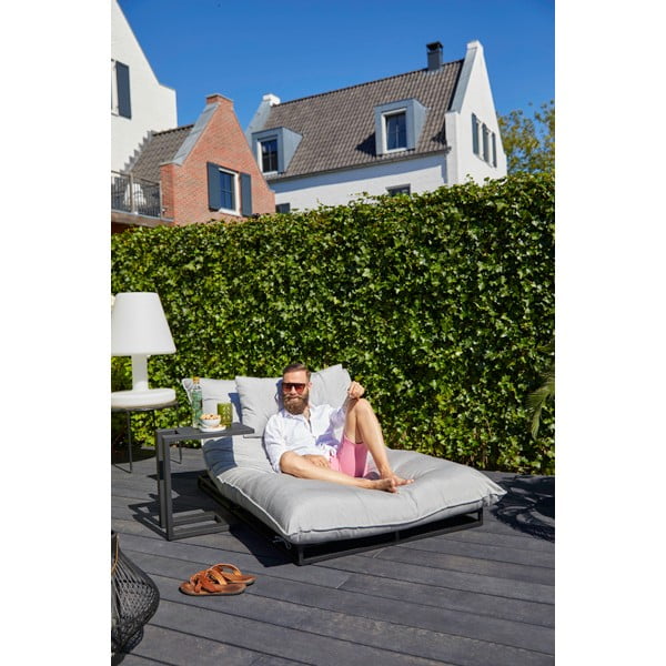 Svetlo siv kovinski oblazinjen vrtni ležalnik Emma – Hartman-image-4
