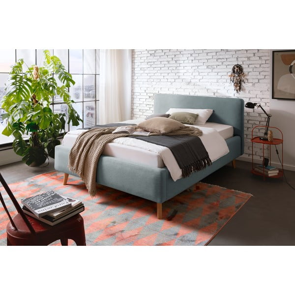 Prašno modra oblazinjena zakonska postelja s prostorom za shranjevanje z letvenim dnom 140x200 cm Mattis – Meise Möbel-image-1