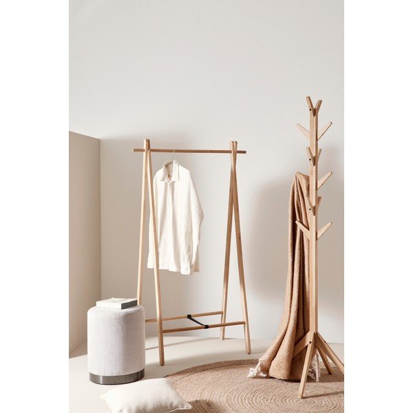 Črno stojalo za oblačila iz masivne breze 91x151x50 cm Daiki – Yes Everyday-image-1